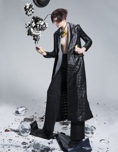 s01 ELLE @boxshot P'Lik 0063 rt