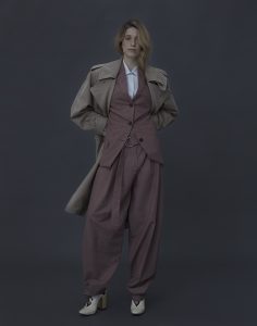 s01 ELLE FS JAN 17 0196