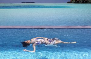 s03 FENDI X ELLE 0303