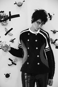 s04 ELLE @boxshot P'Lik 0370 rt bes ok