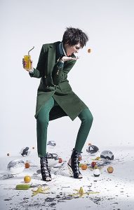 s05 ELLE @boxshot P'Lik 0484 rt bes ok