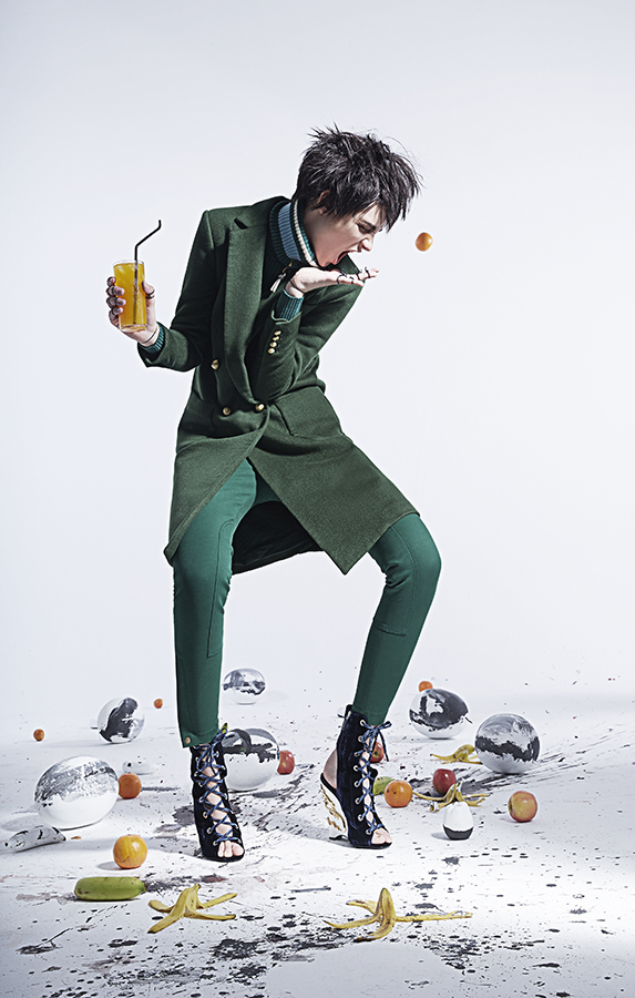 s05 ELLE @boxshot P'Lik 0484 rt bes ok